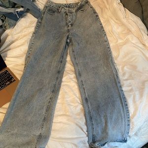 high rise, light wash, straight leg jeans